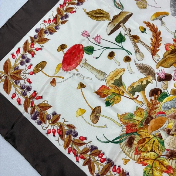 GUCCI Silk Scarf Mushroom‎ Fungi Psychedelic Basket 34" V. Accornero Brown RARE - Picture 6 of 10